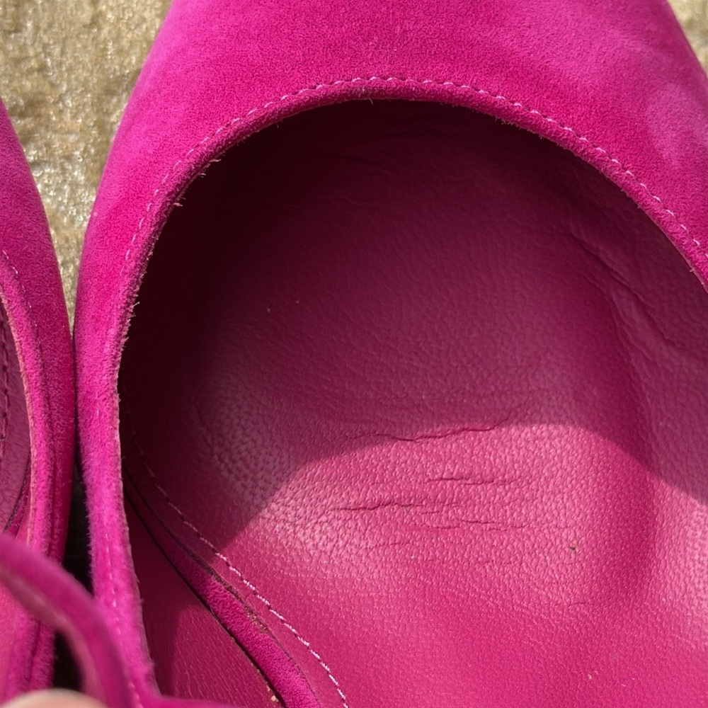 Salvatore Ferragamo Ortensia 55 Suede Pumps - Picture 12 of 16